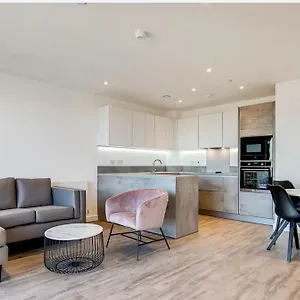 Modern With Free 24hours Gym , London United Kingdom